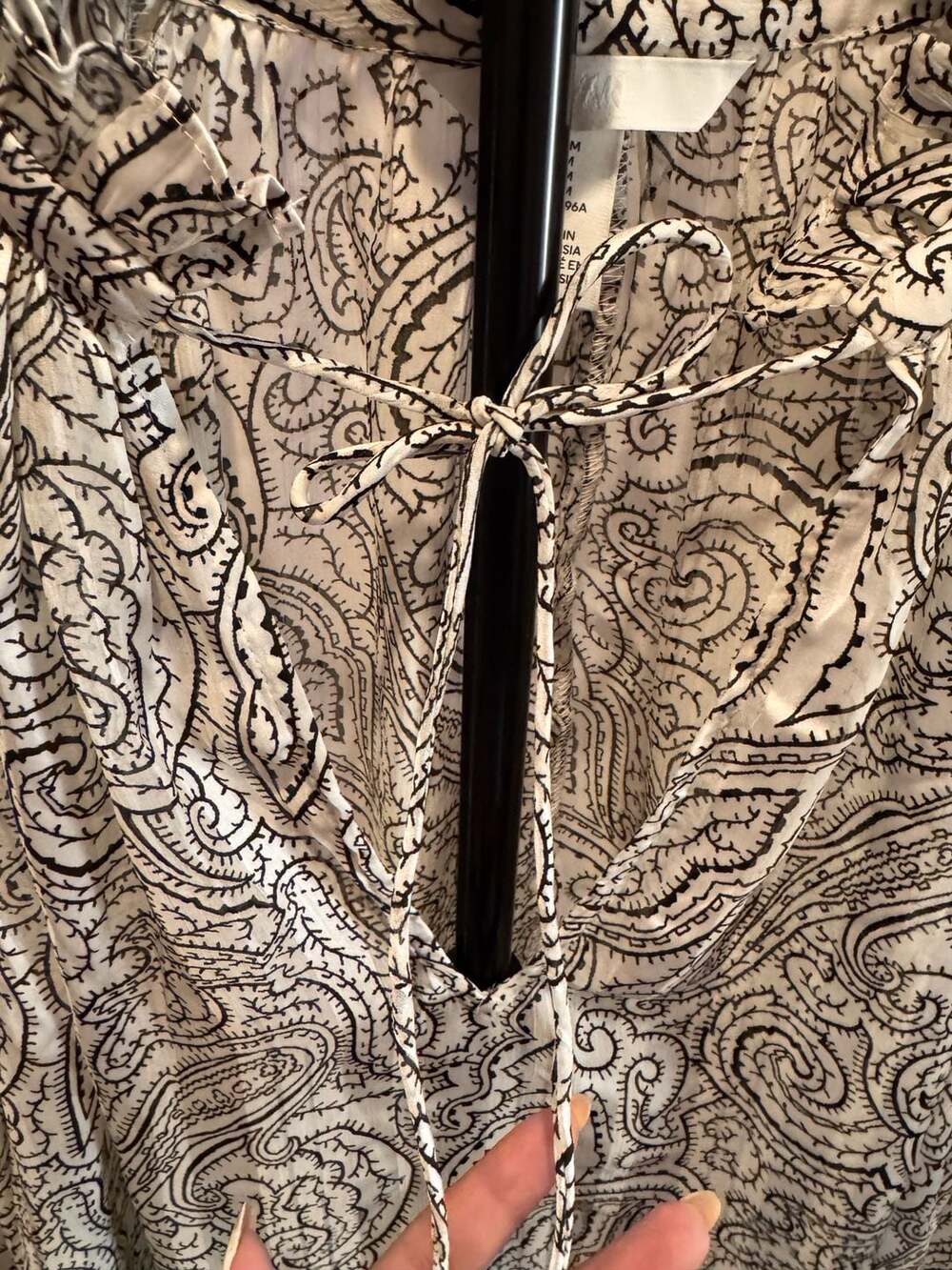 H&M Paisley Print Long Sleeve Frill-Trimmed Blouse Size Medium - Picture 3 of 11